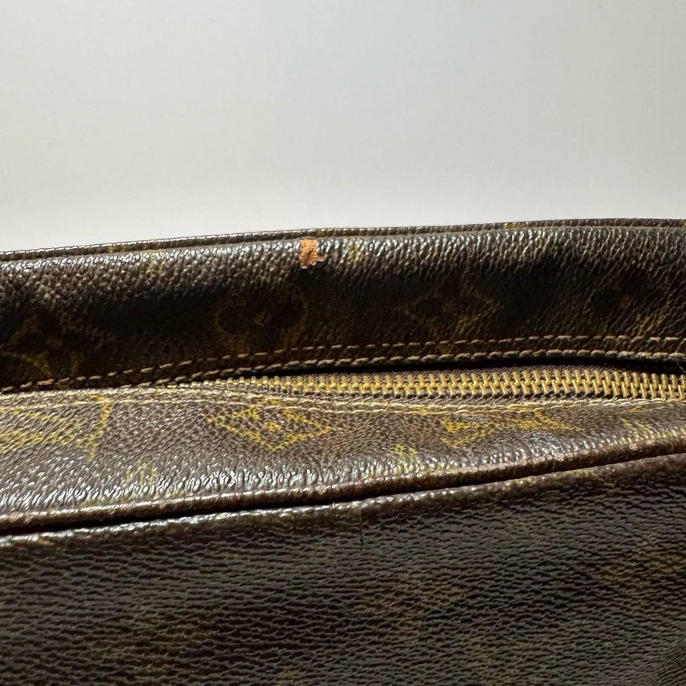 SOLF Louis Vuitton Trousse 28 Monogram Toiletry Pouch